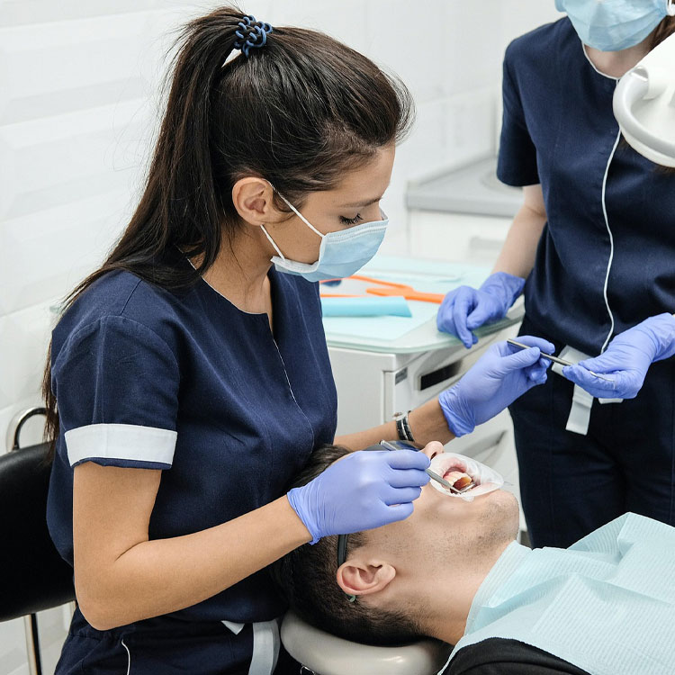 Meet Dr. Dt. Tuba Ulucanlar